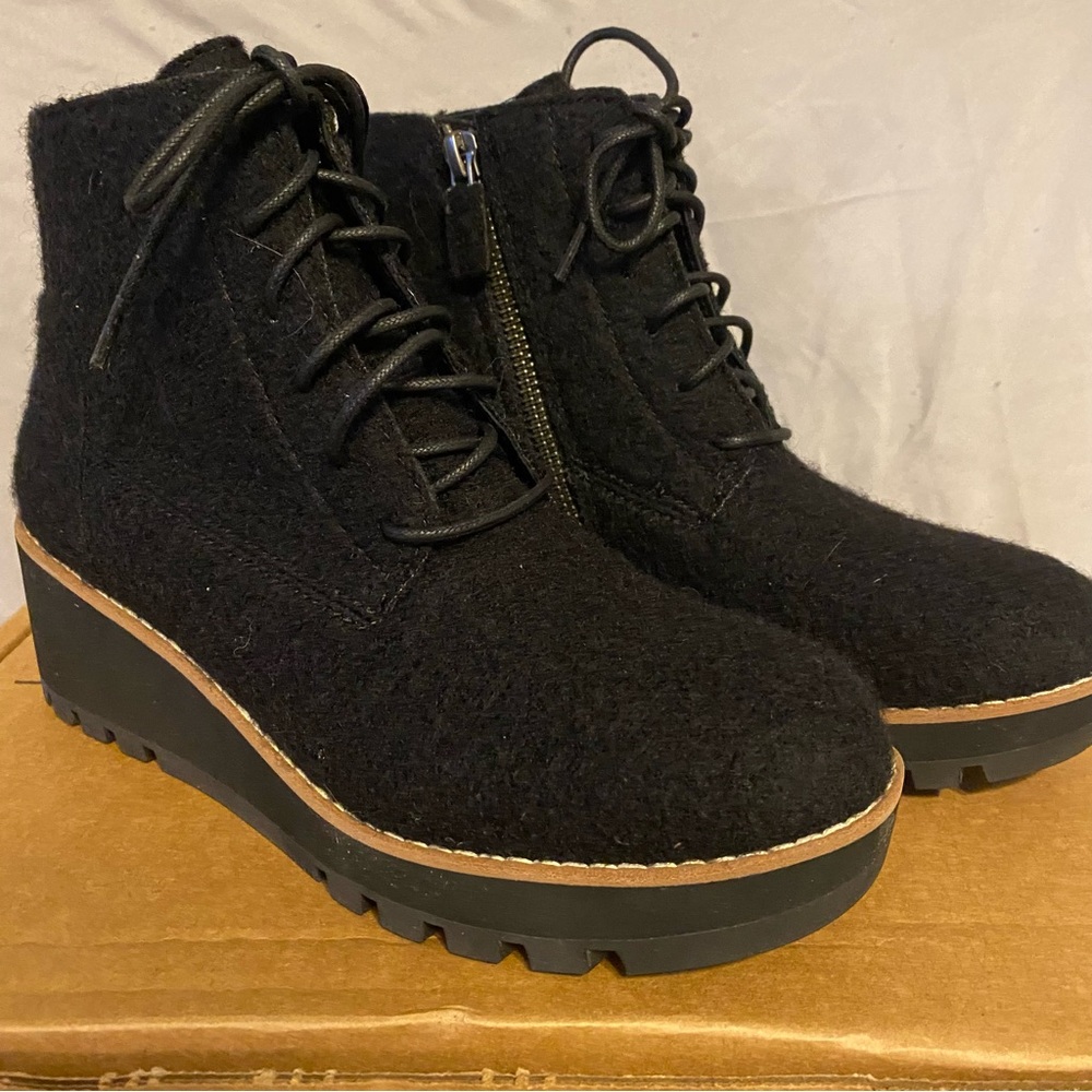 Eileen Fisher Black Wool Crew Wedge Size 5 Boots/Booties
NWT
